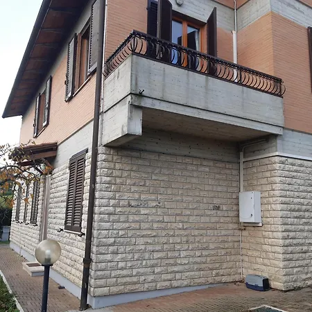 Casa Aralia Con Giardino * تْشيانشانو  تيرمي